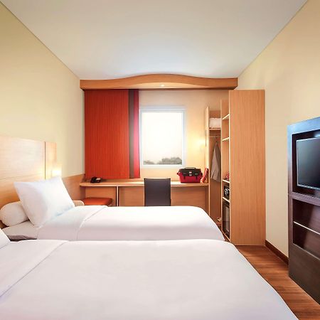 Ibis Makassar City Center Εξωτερικό φωτογραφία