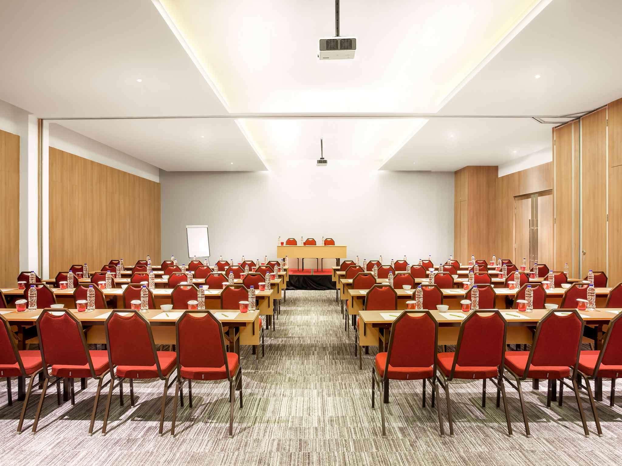 Ibis Makassar City Center Εξωτερικό φωτογραφία