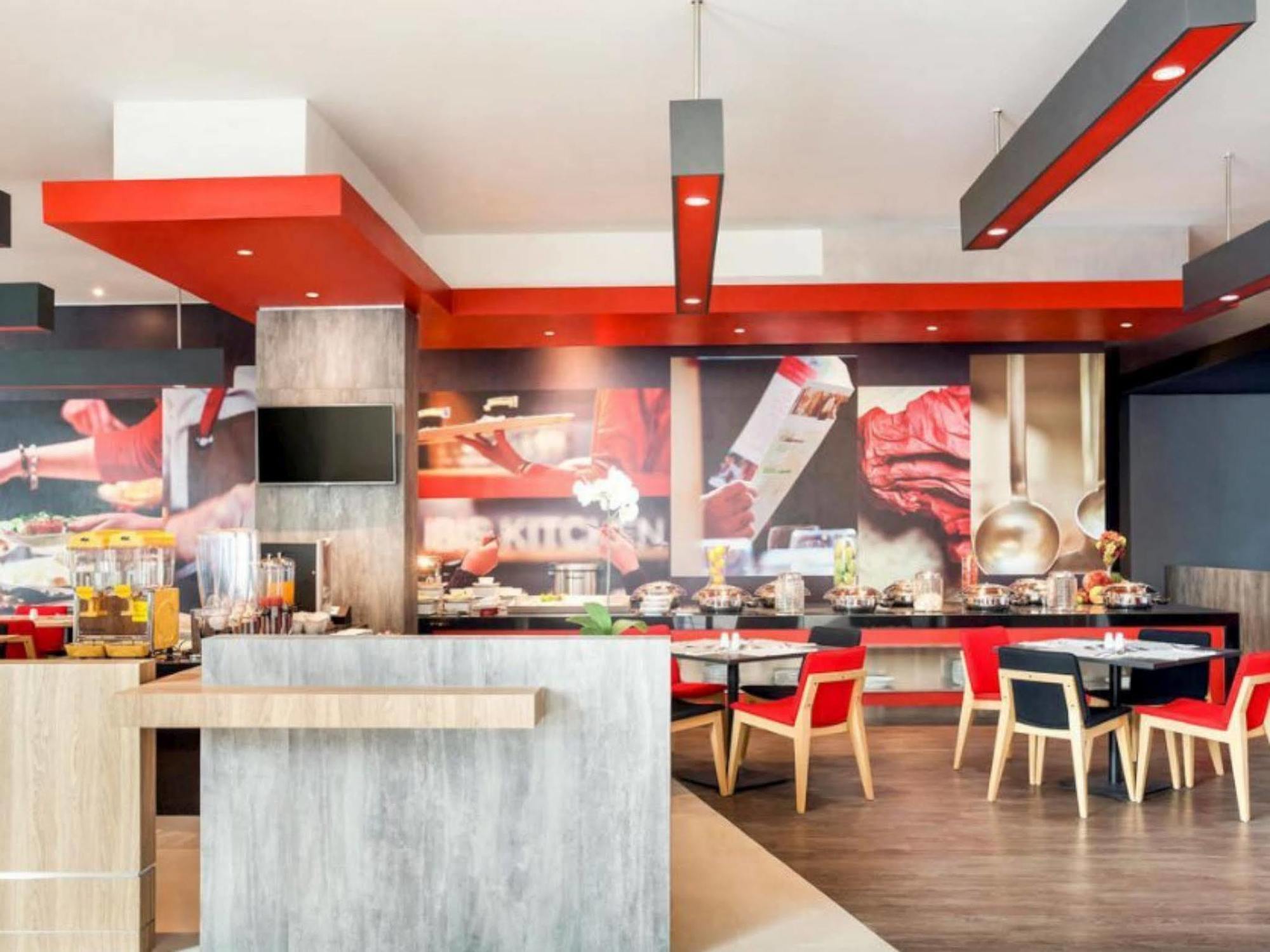 Ibis Makassar City Center Εξωτερικό φωτογραφία