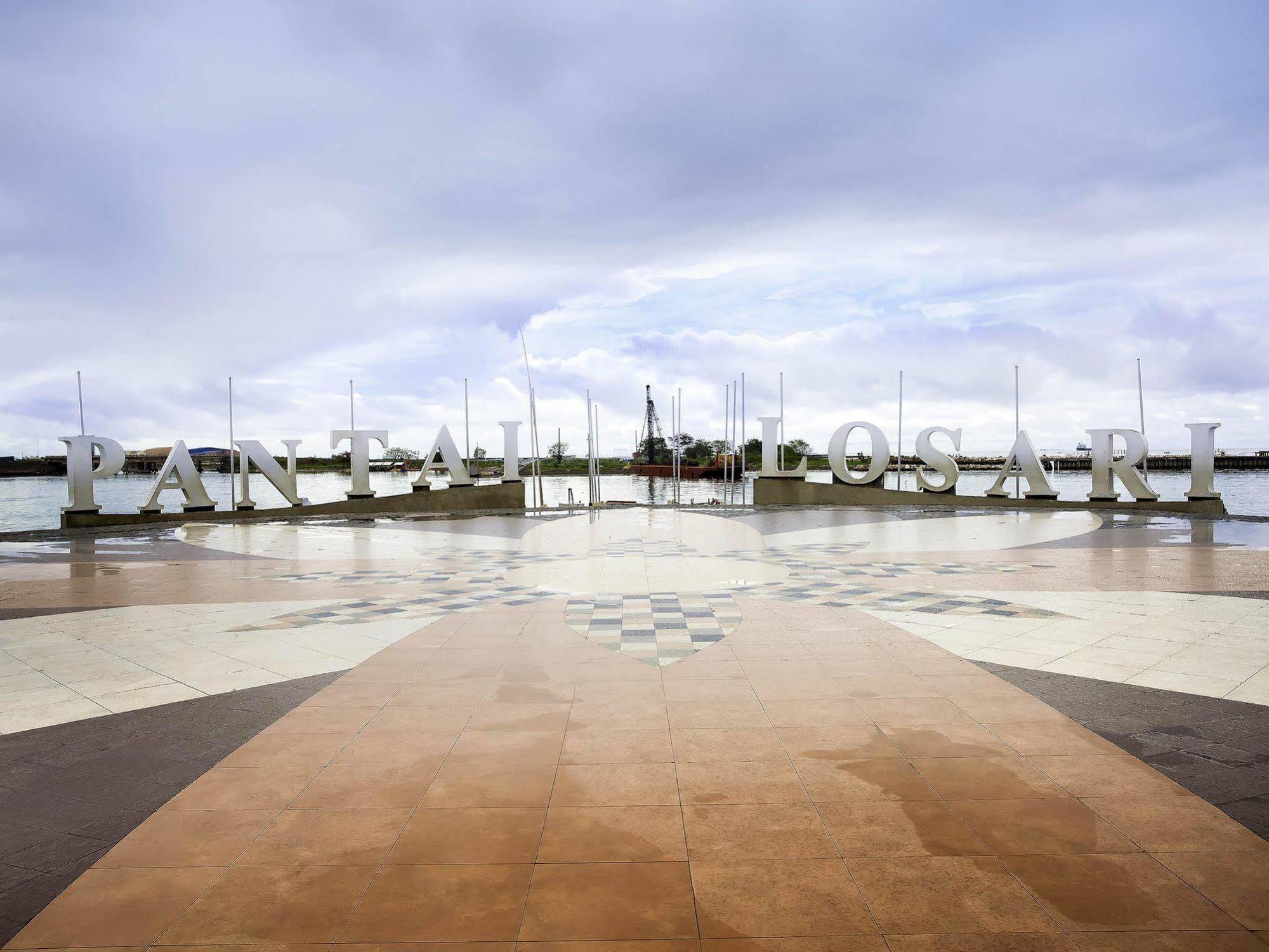 Ibis Makassar City Center Εξωτερικό φωτογραφία